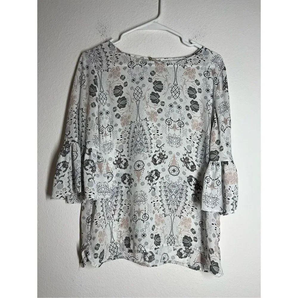 Violet & Claire White Floral Multicolor 3/4 Ruffle Sleeve Scoop Neck Blouse Sz M